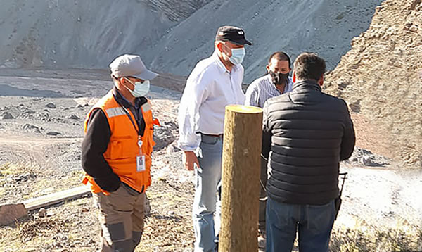 Ministro Alfredo Moreno supervisa en terreno situación del estero La Vaca por aumento de caudal del Río Colorado