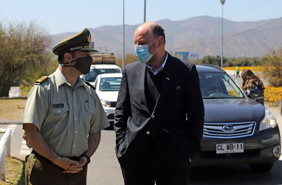 Ministro Moreno refuerza medidas de control en carreteras de la Región Metropolitana para este fin de semana largo
