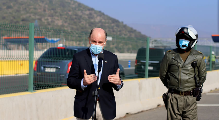 Ministro Alfredo Moreno entrega detalles de medidas en carreteras para el fin de semana largo: se proyecta la salida de más de 210 mil vehículos de la RM