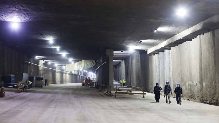 Ministro Moreno supervisa 80% de avance en construcción de nueva autopista Américo Vespucio Oriente I que entrará en operación el 2022