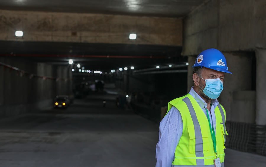 Ministro Moreno en primer recorrido por la obra del túnel de AVO I: “Los tiempos de traslado disminuirán en un 80%”