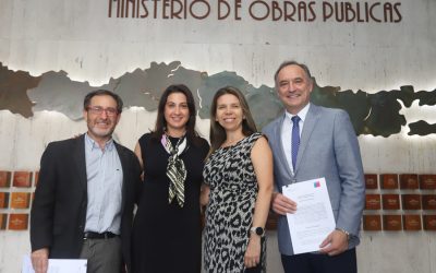 MOP y CDE firman convenio que permitirá optimizar la recuperación de dineros públicos en plazos más acotados