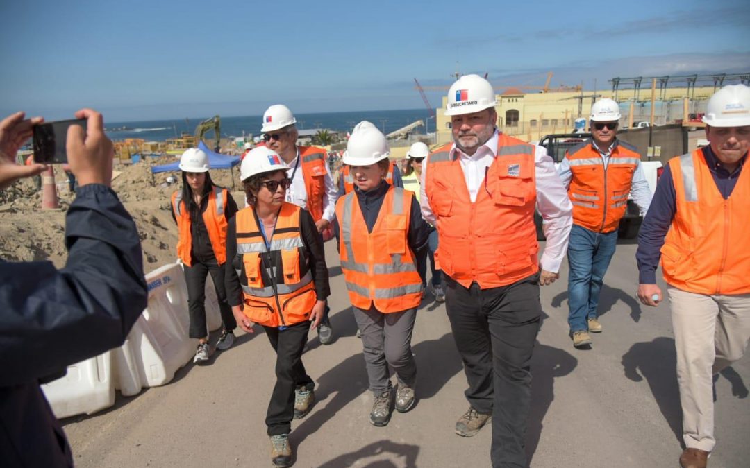 Ministra de Minería y Subsecretario de Obras Públicas se suman a la labor de la región en recuperar el abastecimiento de agua en Antofagasta