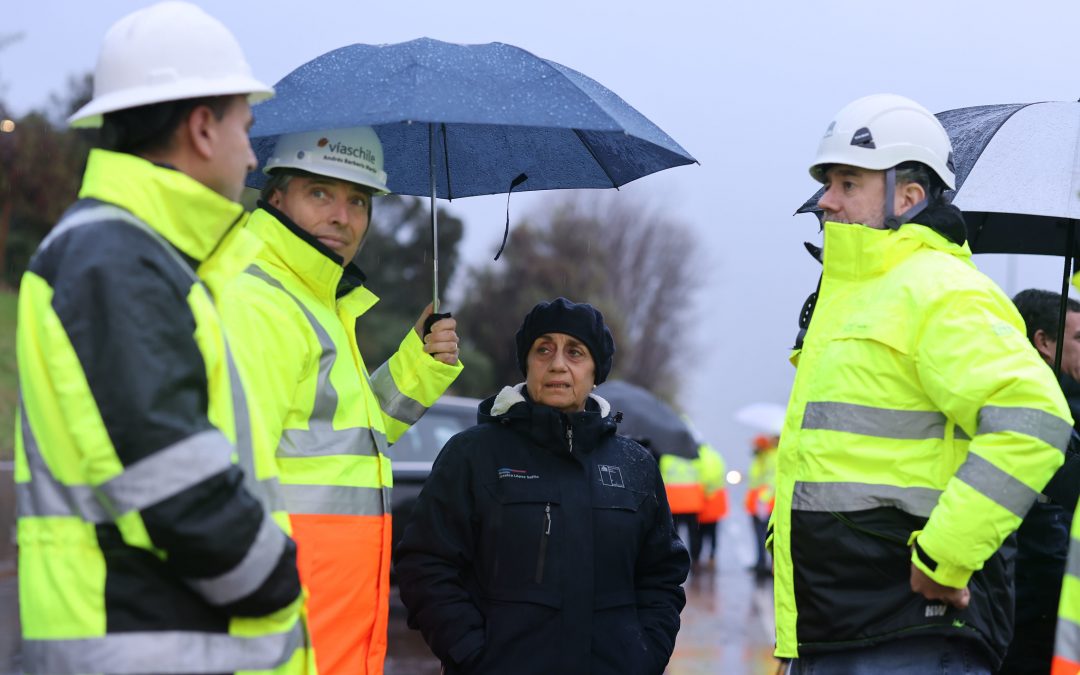 Ministra López supervisa trabajos de despeje de Ruta 68 en Pudahuel