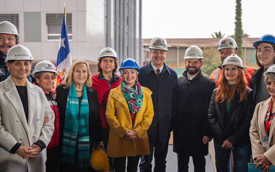 El Presidente de la República, Gabriel Boric Font, encabeza una visita inspectiva a las obras del Hospital del Salvador y el Instituto Nacional de Geriatría
