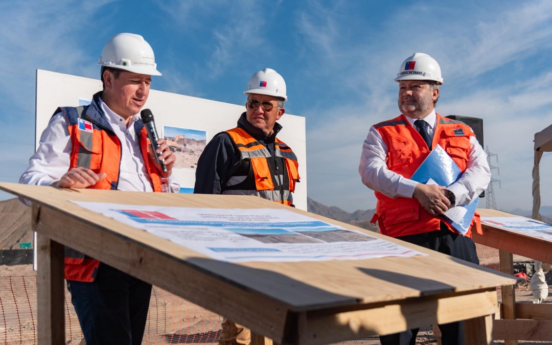 Subsecretario MOP encabeza primera piedra de obras en Quebrada Paipote y participa en mesa de Macro Zona Norte
