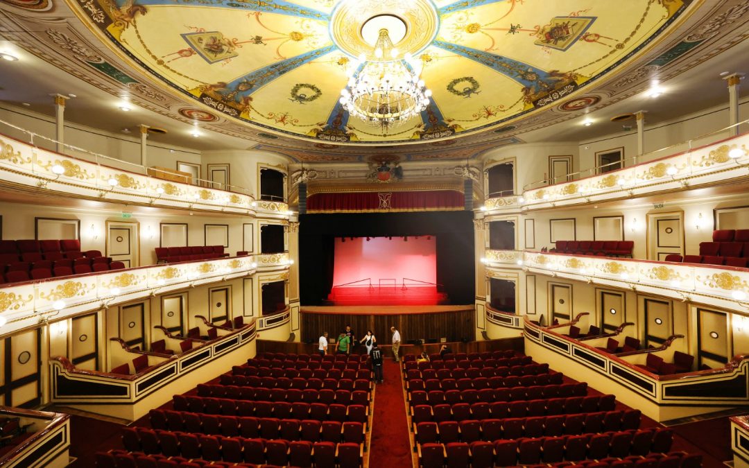 Ministra López entregó nuevo Teatro Municipal a la Municipalidad de Iquique