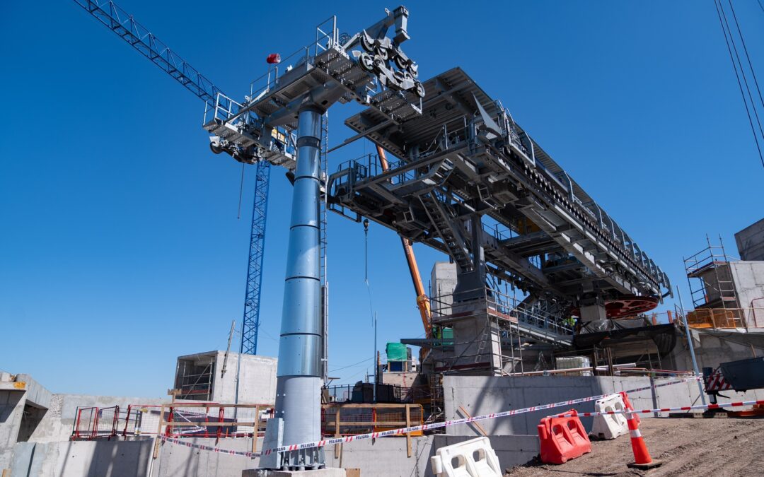 Proyecto concesionado del MOP de Teleférico Bicentenario alcanza 50% de avance total y autoridades destacan aporte a la movilidad en Santiago