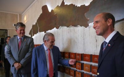 EX PRESIDENTE FREI VISITA EL MOP PARA COMPARTIR CON SUS AUTORIDADES SU VISIÓN SOBRE LAS POLÍTICAS DE INFRAESTRUCTURA Y CONCESIONES