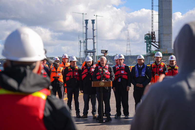 S.E. el Presidente de la República, José Antonio Kast, tras visitar las obras del puente Chacao: «es esperanza para las familias»