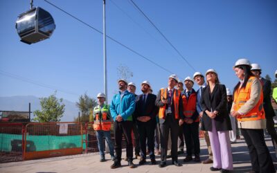 Ministro Arrau supervisa primeras pruebas técnicas de cabinas de pasajeros del Teleférico Bicentenario