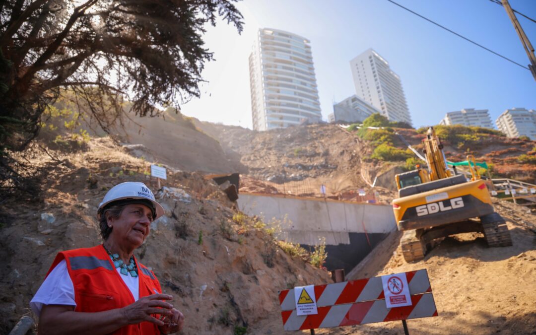 Ministra López supervisa 80% de avance en obras de emergencia del colector primario Reñaca Norte