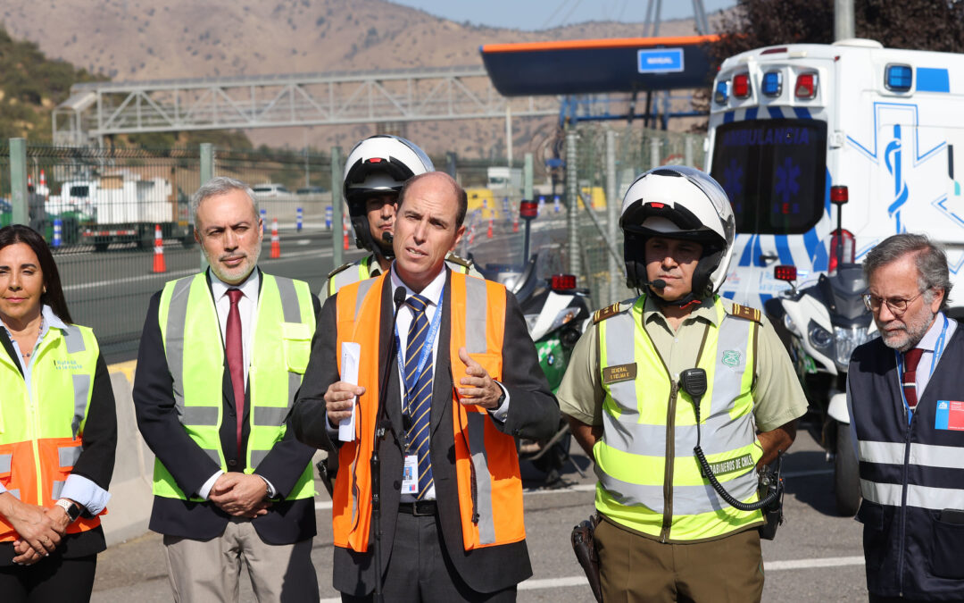 Ministro Arrau refuerza medidas de contingencia ante masiva salida de más de 450 mil vehículos por Semana Santa