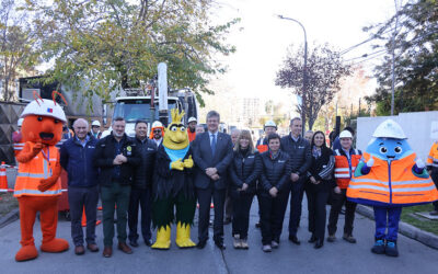 Comienza campaña de limpieza de la red de alcantarillado de la región Metropolitana que se extiende por más de 11 mil kilómetros