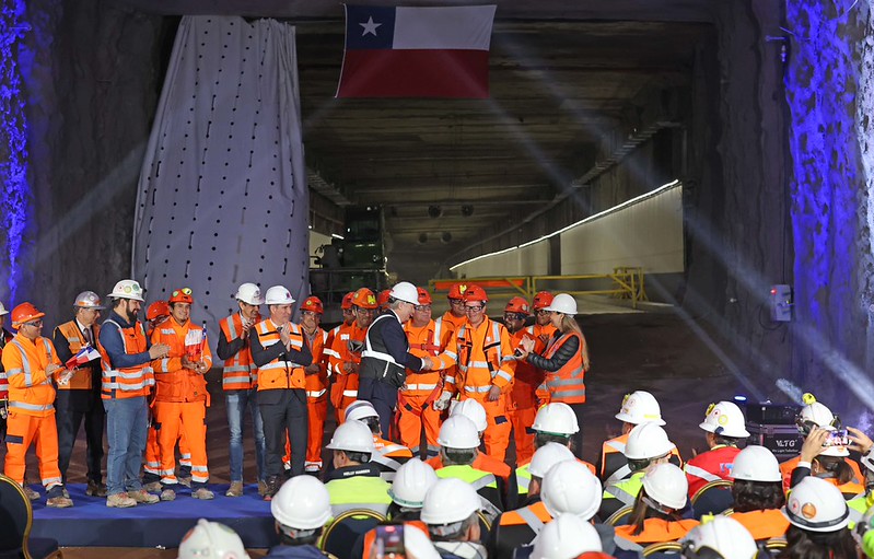 Presidente Kast encabeza hito que conecta los túneles de AVO I y AVO II y avanza en el cierre del anillo vial Américo Vespucio