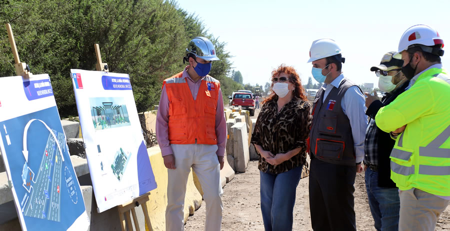 Subsecretario de Obras Públicas supervisa traslado de memorial como parte de las nuevas obras en la Autopista del Sol