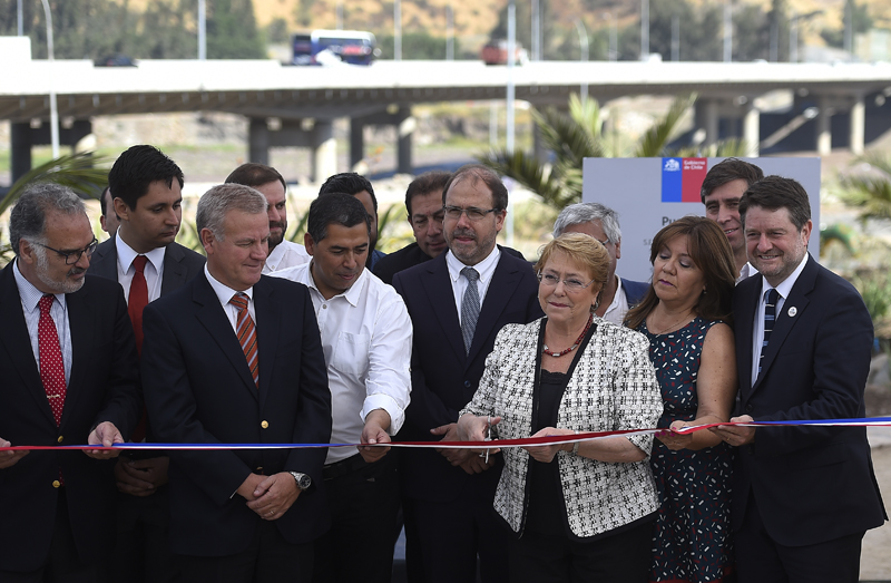 Presidenta Bachelet y nuevo puente Maipo: "Estas obras benefician a chilenos y chilenas, generan un país mejor conectado, pero también más amable"