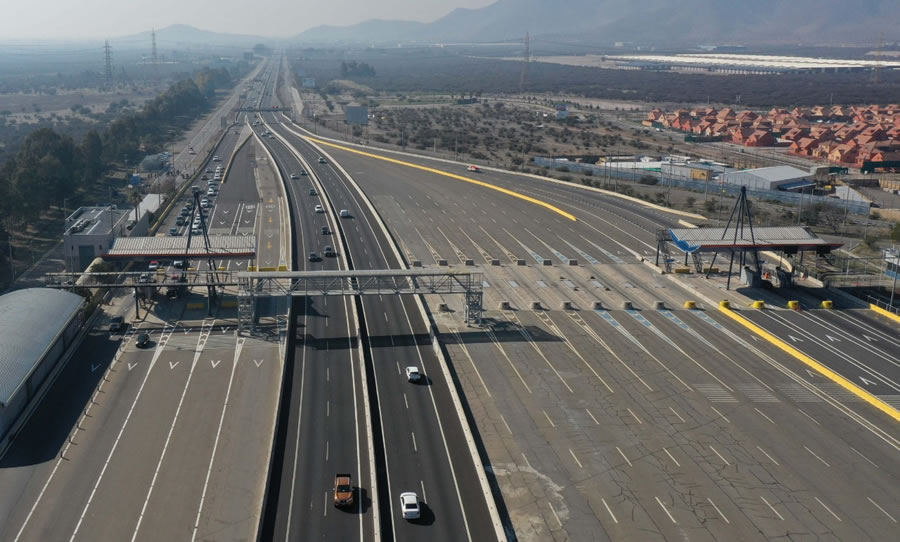 Ministro Moreno entrega balance en carreteras: “Ha salido de Santiago un 50% más de vehículos de lo estimado”