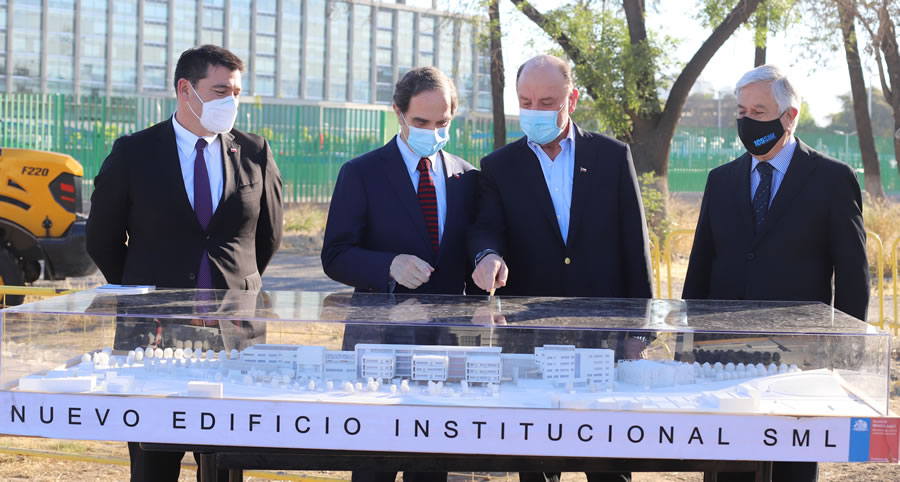 Ministros de Justicia y Obras Públicas ponen la primera piedra de la nueva sede del SML en Santiago, que reemplazará al histórico edificio de Av. La Paz